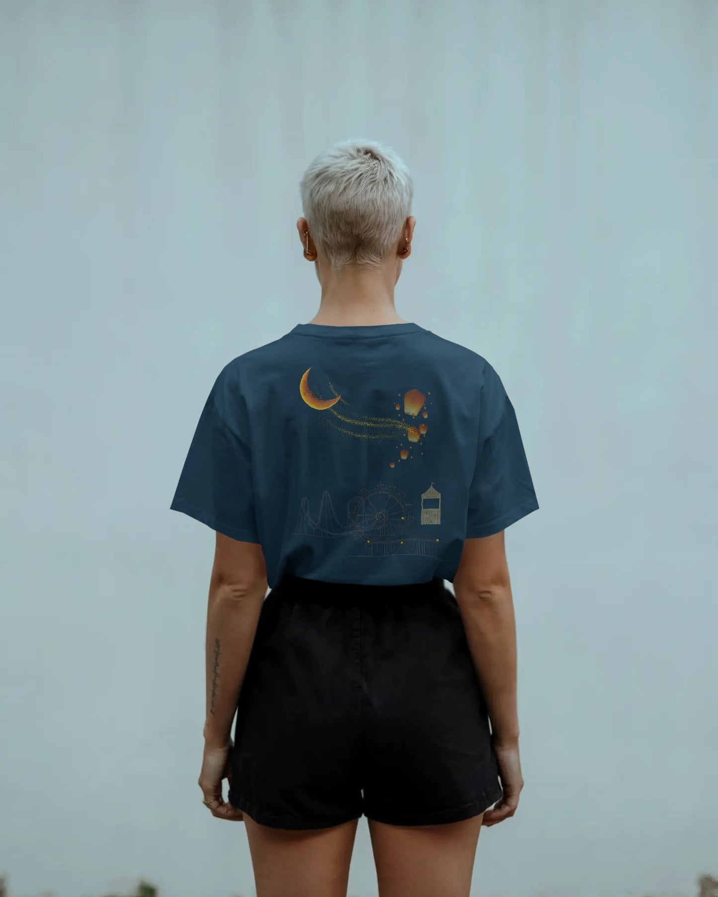 Lantern Dreams- Women Oversize T-shirt