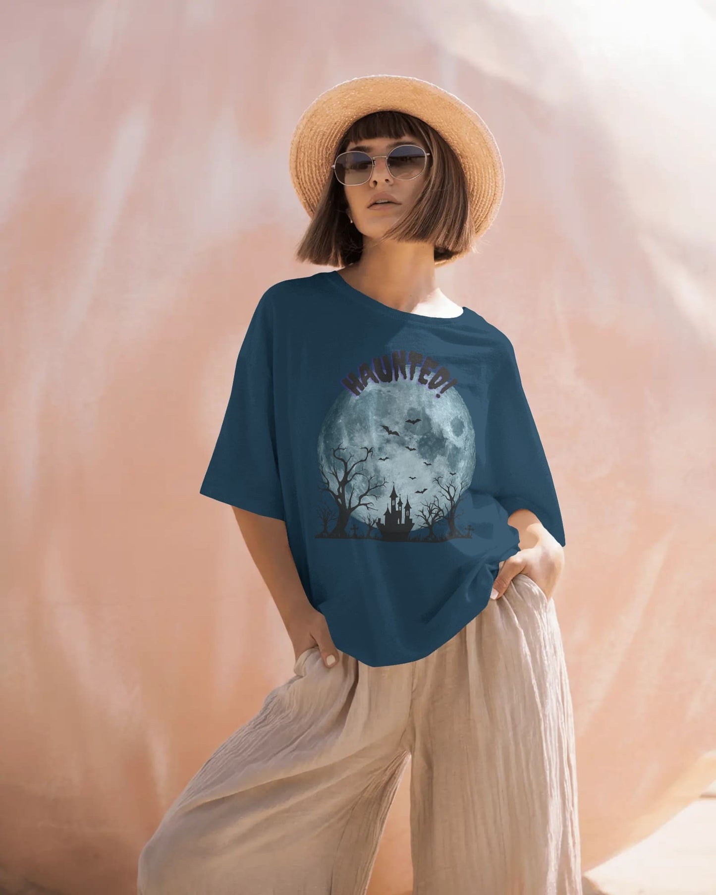 Haunted view- Women Oversize T-shirt