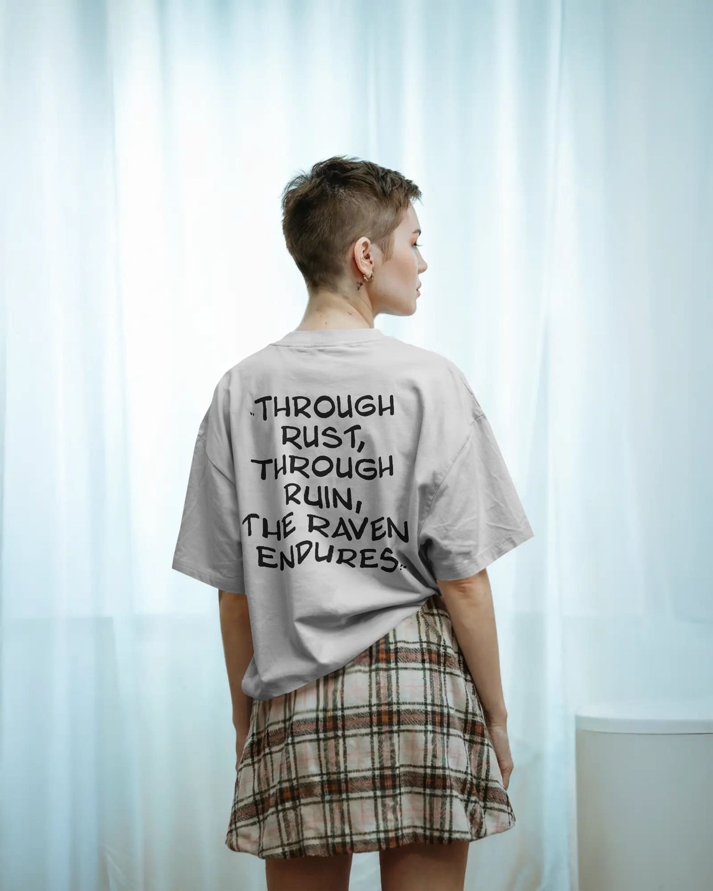 The Raven Endures- Women Oversize T-shirt